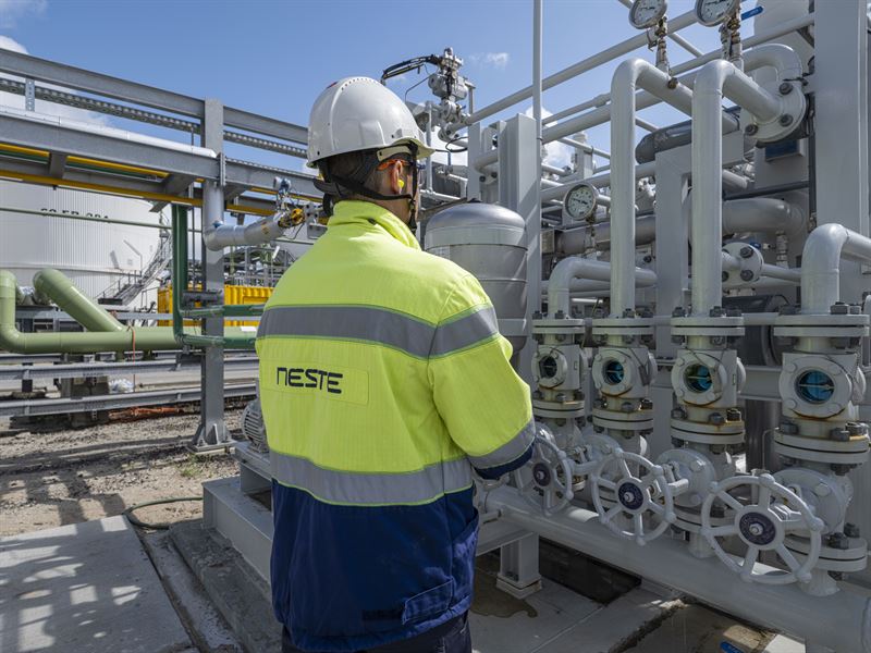 Neste has begun operating what it says is the world’s largest multi-megawatt high-temperature electrolyser, marking a significant milestone for renewable hydrogen production in the refining industry.