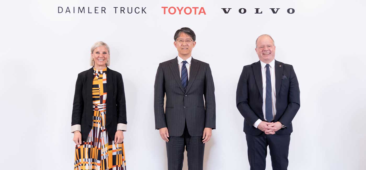 Daimler Truck, the Volvo Group and Toyota Motor Corporation have agreed to explore a three‑way partnership to accelerate the development of hydrogen fuel cell systems for heavy‑duty vehicles, in a move that underscores growing industry collaboration to decarbonise transport.