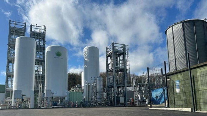SUBLIME Energie liquefies all biogas directly on the farm